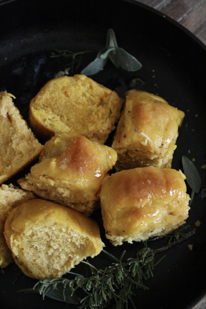 https://butternutandsage.com/sweet-potato-dinner-rolls-with-fresh-rosemary-and-honey-butter/5barbvmvrlkgwptjgk4oyw_thumb_1506/